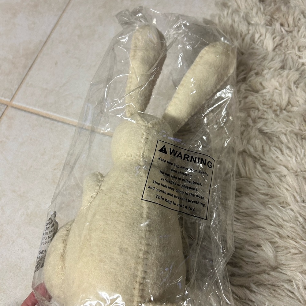 Arcadia Home bunny in hand felt wool - Picture 8 of 8